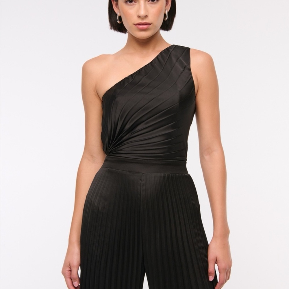 Abercrombie & Fitch Black One-Shoulder Jumpsuit